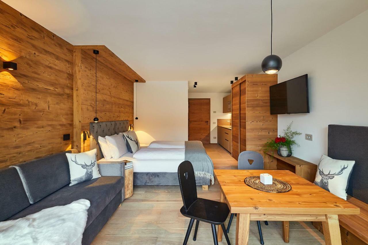 Les Contrades Aparthotel Ла Виля Екстериор снимка