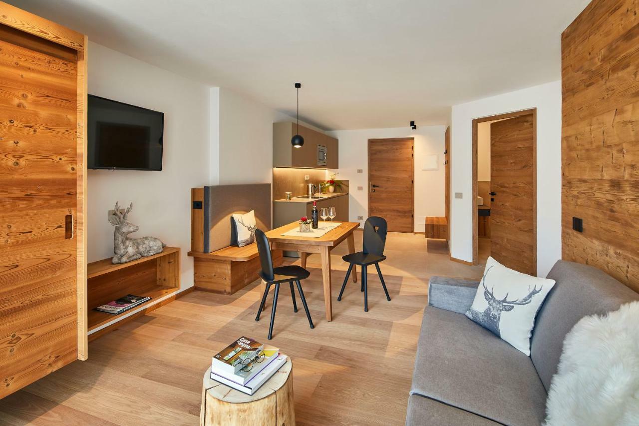 Les Contrades Aparthotel Ла Виля Екстериор снимка