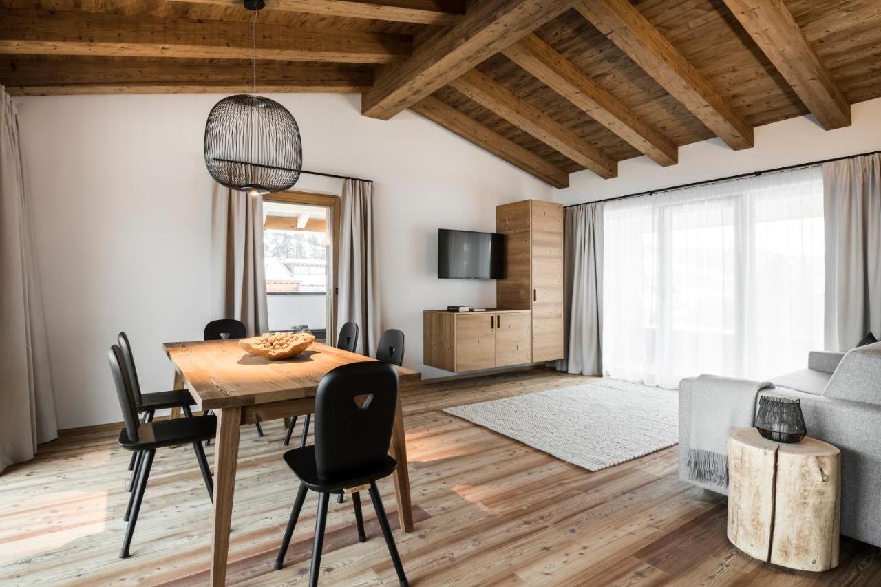 Les Contrades Aparthotel Ла Виля Екстериор снимка